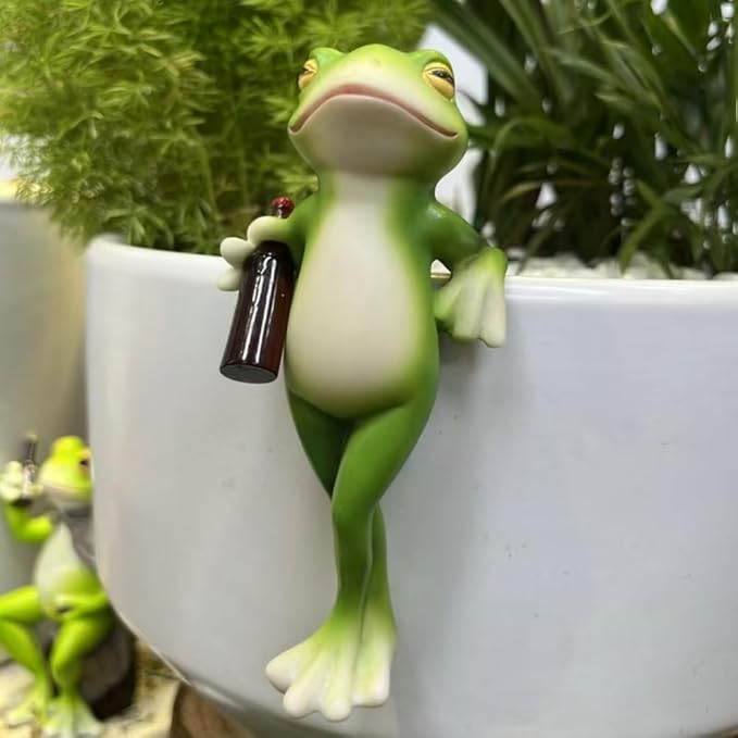 3 PCS Charming Resin Frog Sits On A Flowerpot, Suitable for Decorating Balconies, Gardens, and Flower Pots. Seasonal Decorations and Whimsical Designs Make It Perfect