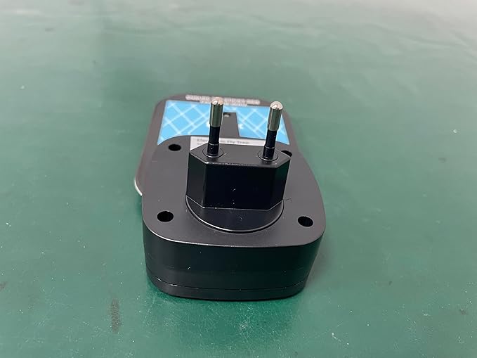 VEYOFLY Fly Trap Indoor, Fruit Fly Traps for Indoors, (2 Device + 6 Refills) Gnat Traps for House Indoor, Fly Catcher Indoor, Plug in Light Flying Insect Trap, Bug Light Killer, Fly Trap