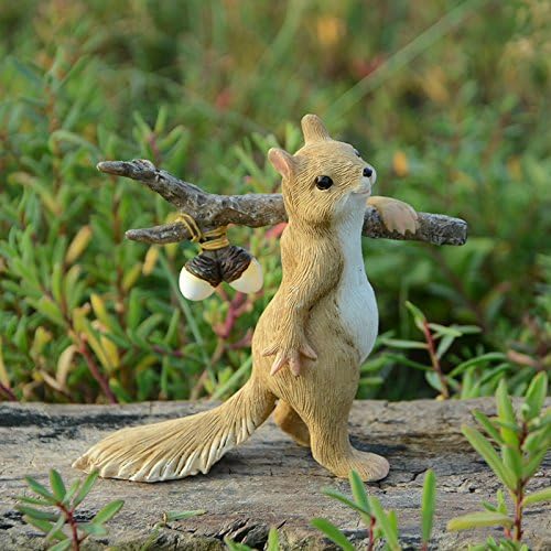 Garden Squirrel Figurine- Brave Squirrel Statue
