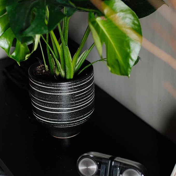 Ceramic Pots for Plants with Drainage Hole, Planters for Indoor Outdoor Plants, 6.7 Inch Flower Pots for Plants Cactus, Aloe Vera, Fern