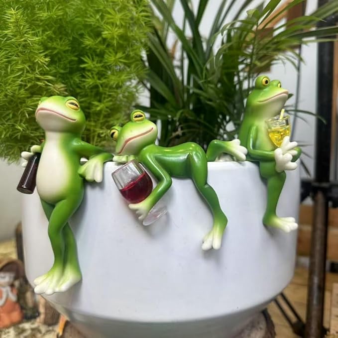 3 PCS Charming Resin Frog Sits On A Flowerpot, Suitable for Decorating Balconies, Gardens, and Flower Pots. Seasonal Decorations and Whimsical Designs Make It Perfect