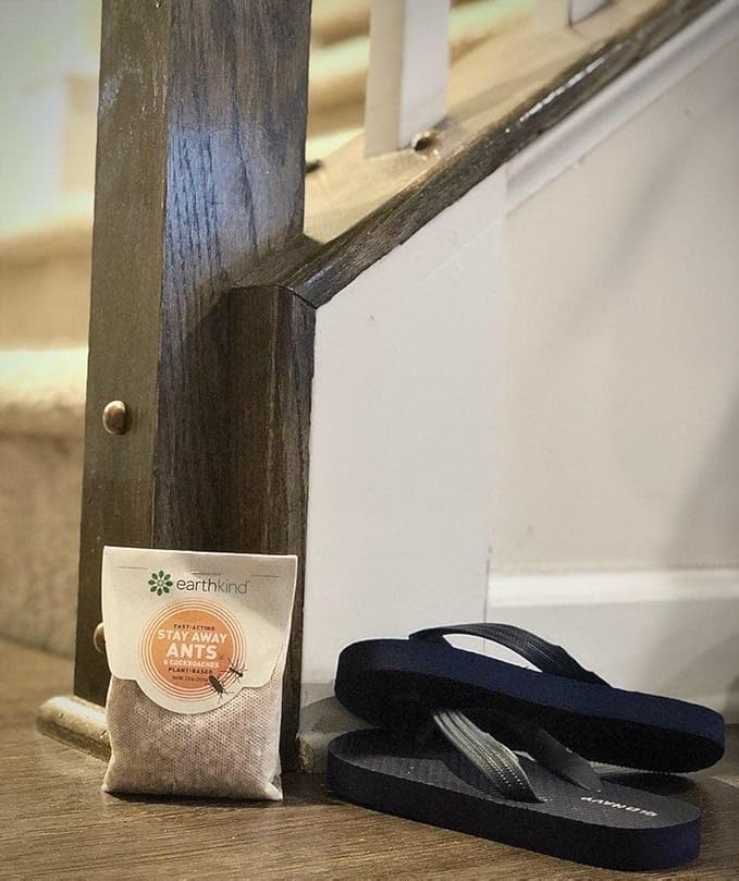 Stay Away Ants & Cockroaches Deterrent Pest Control Scent Pouches - All Natural, Environmentally Friendly, No Mess (12-Pack)