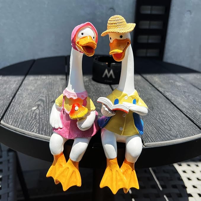 Handside Garden Statues Couple Animal Cartoon Resin Cute Sitting Sculpture Goose Lovers Figurine Gift for Wedding Art Decor Goose for Yard Home Patio and Office