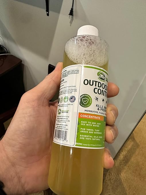 Mosquito Magician Liquid Concentrate - Kills Mosquitoes, Fleas, & Fire Ants, Use with Pump or Backpack Sprayers, Foggers, or Automatic Misting Machines, Ideal for Yards, Lawns, Patios, 16 OZ - Mint