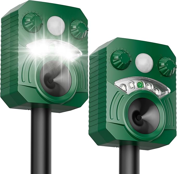 1 Pack Solar Deer Cat Repellent Device Outdoor Bird Squirrel Deterrent with Motion Activated Sensor Ultrasonic Flashing Light to Scare Rats Chipmunk Raccoon Away from Yard Lawn - Waterproof