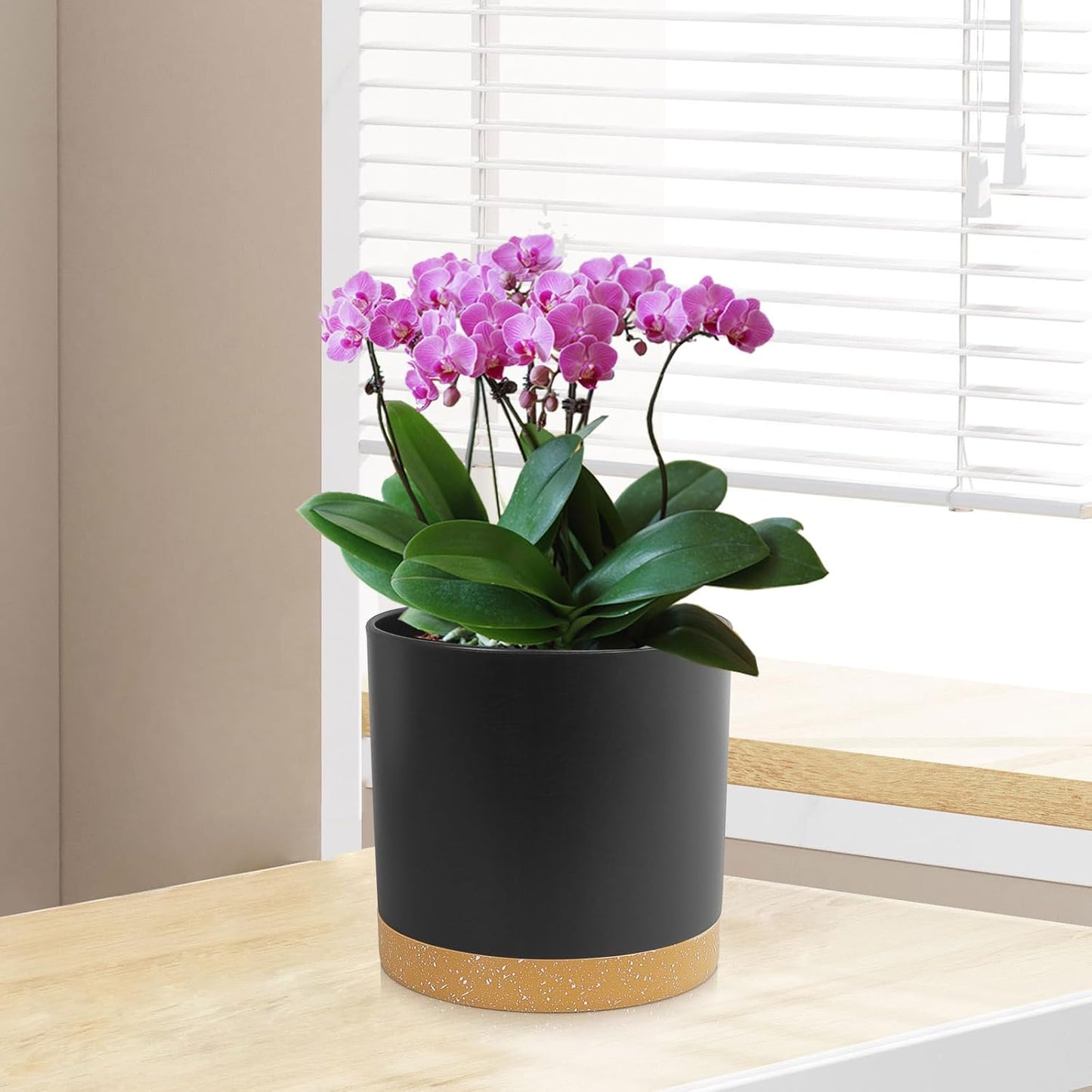 5 Pack Cylindrical Flower Pots with 7/6.5/6/5/4 inch, Modern Small Plastic Plant Pots with Drainage Holes & Saucers, Round Planter Pots for Outdoor, Indoor & Office Decor (Black Brown)