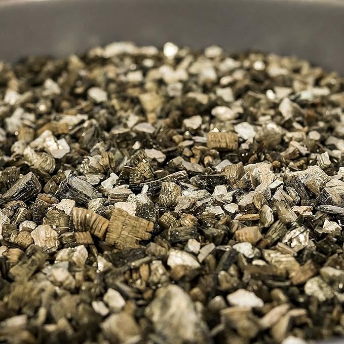 Horticultural Organic Vermiculite for Plants - Medium Grade - Natural Soil Additive for Gardening, Houseplants, Mushrooms, Potted Plants, Hydroponics, Terrariums (1 Quart)