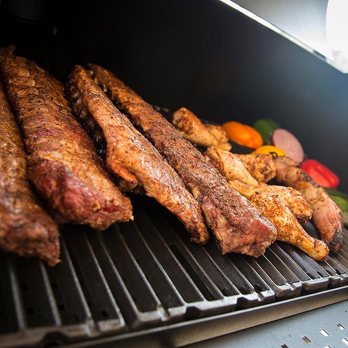 Broil King 948050 Regal Charcoal 500 Grill, Black