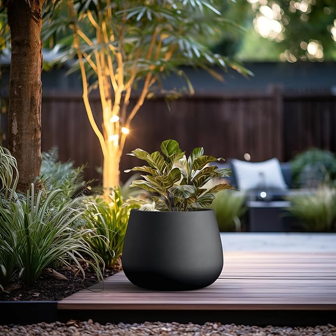 Kante Curva Series Planter, 14.8 Inch Round Concrete Garden Pot with Draiange Hole and Rubber Plug, Suitable for Indoor Plants, Home, Garden, Patio, Black