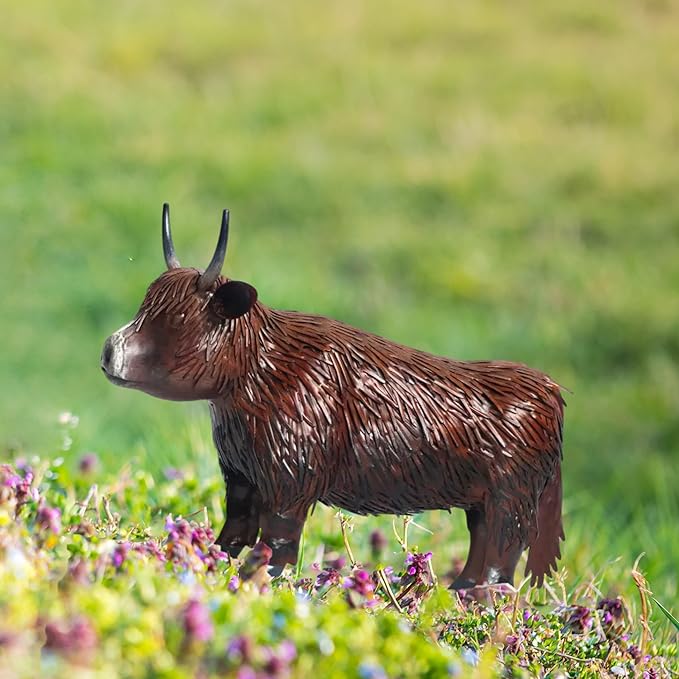 Garden Metal Highland Cow Outdoor Statues Cattle Yard Art Lawn Decoration Outdoor Sculpture Housewarming Birthday Gifts