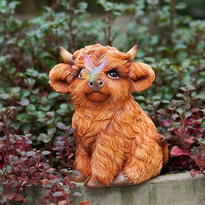 Highland Cow Solar Powered Outdoor Garden Statue, Resin Highland Cow Statue with Solar Light Lantern, Decorative Lawn, Yard Outdoor Highland Cow Decor. Unique Home Decorations, Gifts for Women