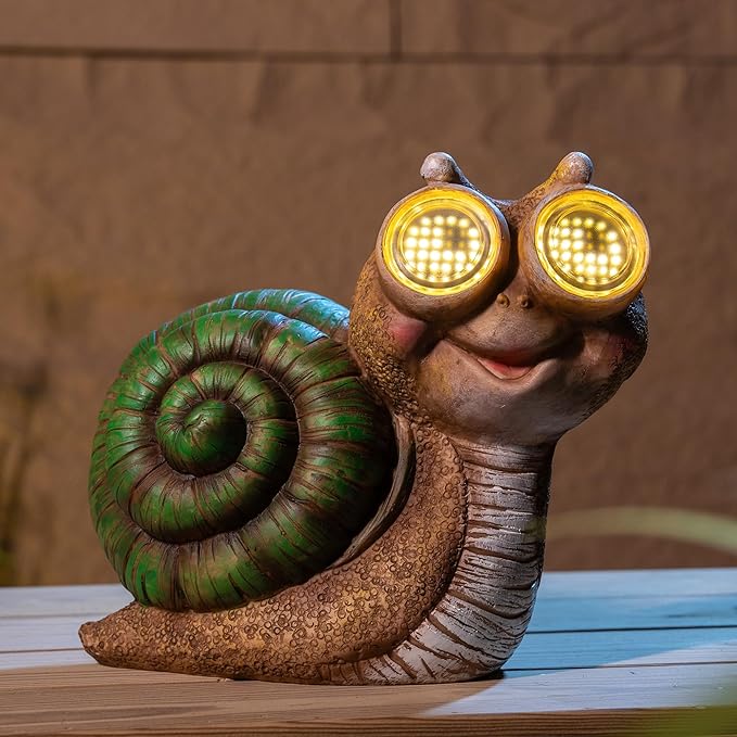 Solar Snail Statue Garden Light, Solar Powered Outdoor Decor with LED Eyes, Resin Garden Figurine for Yard/Patio/Lawn, Waterproof Solar Statue, Gift for Women/Mom/Grandparents