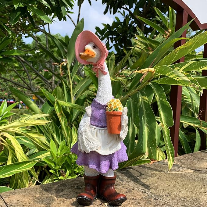 iRonrain Garden Statues Gardener Couple Duck, Indoor Ourdoor Decorations Cute Ducks Art Décor Figurine Ornament for Yard Home Garden Patio and Office (Femal)