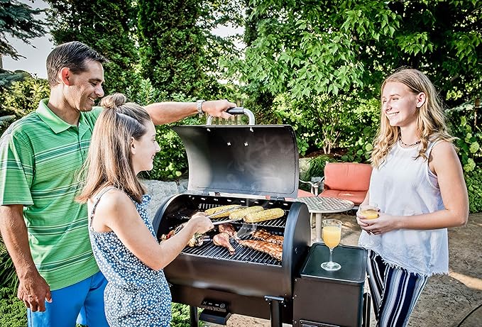 Broil King 493051 Crown Pellet 400 Pellet Grill, Black