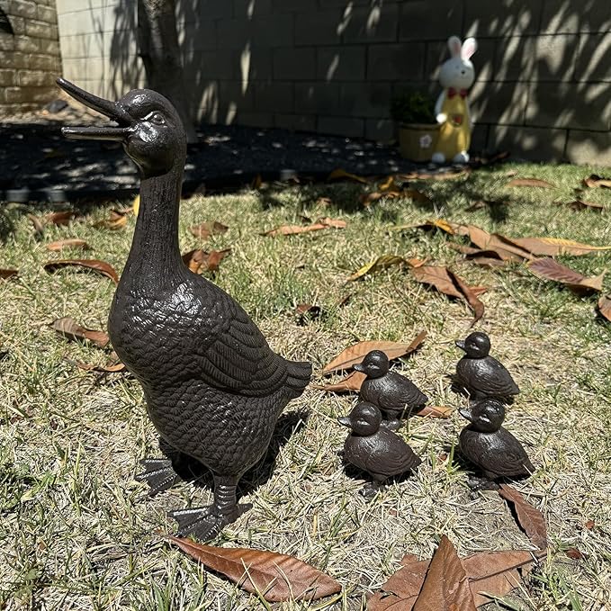 Vintage Cast Iron Duck Family Garden Statue, Rust Brown Mother Duck（15.7" Tall） with 4 Ducklings（3.6" Tall）, Outdoor Decorative Sculpture Set for Yard Patio HC5387-6905