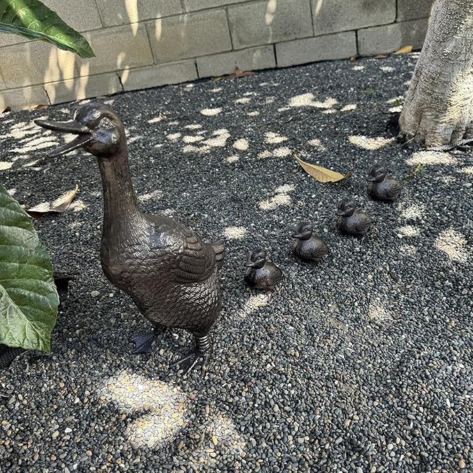 Vintage Cast Iron Duck Family Garden Statue, Rust Brown Mother Duck（15.7" Tall） with 4 Ducklings（3.6" Tall）, Outdoor Decorative Sculpture Set for Yard Patio HC5387-6905